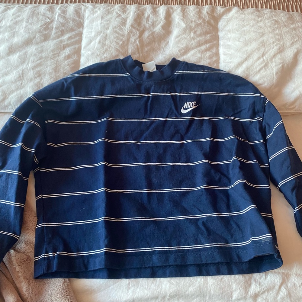 Nike crewneck top